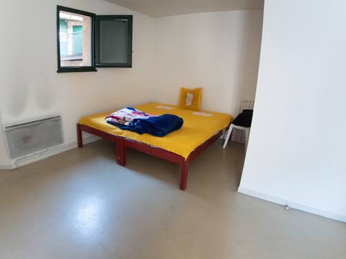 coin nuit avec 2 lits 1 personne (occupation du logement seul(e) ou colocation possible)